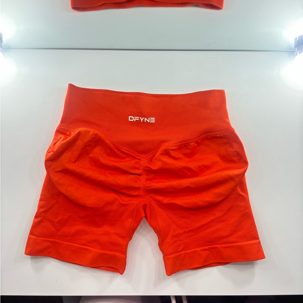 DFYNE IMPACT 4.5 chilli shorts XS